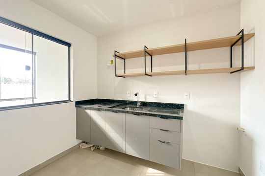 Cozinha de apartamento para alugar com 1 quarto, 31m² em Ipiranga, São José