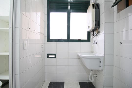 Área de Serviço de apartamento para alugar com 2 quartos, 74m² em Vila Suzana, São Paulo