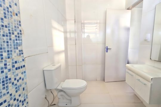 Banheiro de apartamento para alugar com 1 quarto, 38m² em Centro, Niterói