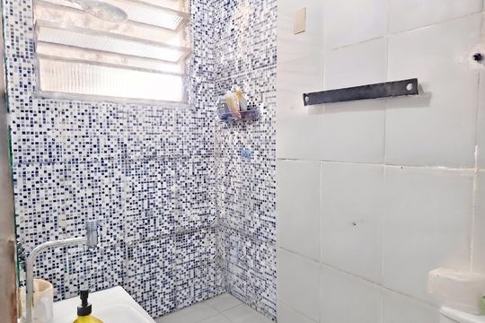 Banheiro de apartamento para alugar com 1 quarto, 38m² em Centro, Niterói