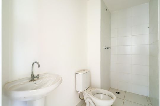 Banheiro de apartamento para alugar com 2 quartos, 48m² em Vila Andrade, São Paulo
