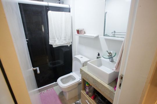 Banheiro Social de apartamento à venda com 3 quartos, 65m² em Taquara, Rio de Janeiro