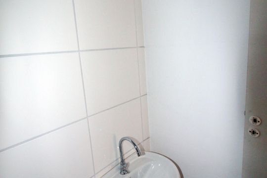 Banheiro de apartamento à venda com 2 quartos, 43m² em Vista Alegre, Rio de Janeiro