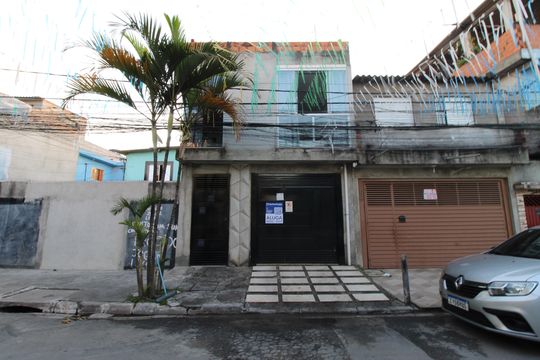 Fachada de casa para alugar com 1 quarto, 25m² em Vila Seabra, São Paulo