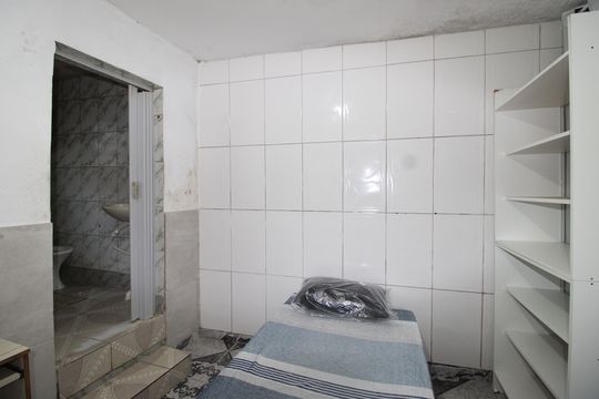Kitnet de casa para alugar com 1 quarto, 25m² em Vila Seabra, São Paulo