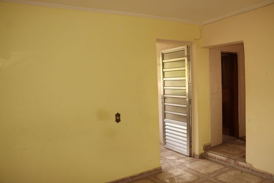 Casa 2 - Sala de casa à venda com 4 quartos, 126m² em Vila Margarida, São Paulo