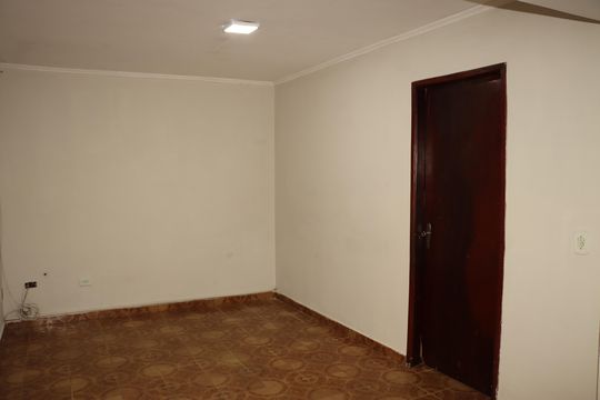 Casa à venda com 4 quartos, 126m² em Vila Margarida, São Paulo