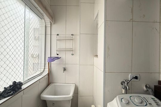 Área de Serviço de apartamento para alugar com 3 quartos, 115m² em Centro, Guarujá