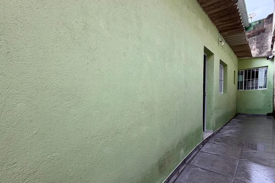 Corredor  de casa para alugar com 1 quarto, 55m² em Jardim Ana Estela, Carapicuíba