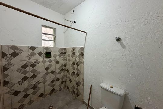 Banheiro 1 de casa para alugar com 1 quarto, 55m² em Jardim Ana Estela, Carapicuíba