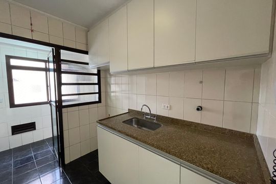 Cozinha de apartamento para alugar com 2 quartos, 84m² em Jardim das Vertentes, São Paulo