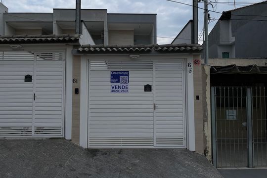 Fachada+Placa  de casa à venda com 3 quartos, 125m² em Vila Marieta, São Paulo