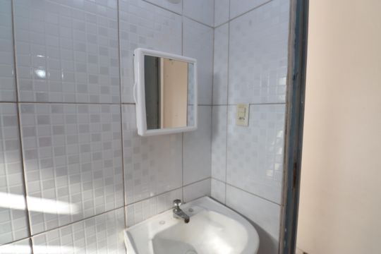 Banheiro de apartamento para alugar com 2 quartos, 57m² em Mata Escura, Salvador