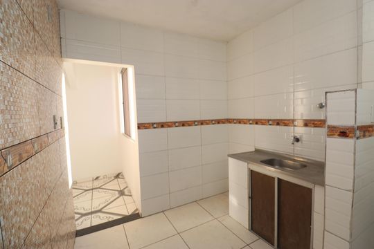 Cozinha de apartamento para alugar com 2 quartos, 57m² em Mata Escura, Salvador