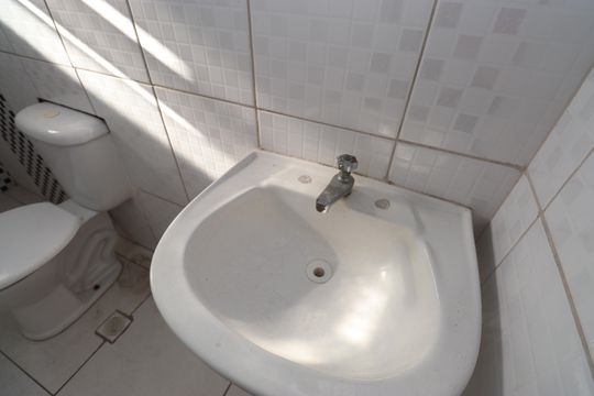 Banheiro de apartamento para alugar com 2 quartos, 57m² em Mata Escura, Salvador