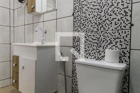 Banheiro de casa para alugar com 2 quartos, 62m² em Parque Viana, Barueri