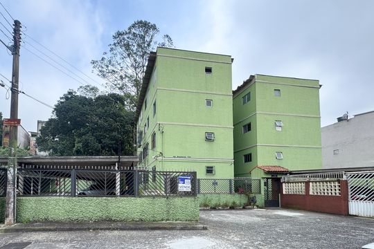 Fachada de casa à venda com 2 quartos, 57m² em Santa Terezinha, São Bernardo do Campo