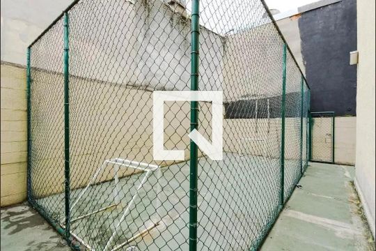 Quadra  de apartamento para alugar com 2 quartos, 50m² em Vila Galvão, Guarulhos