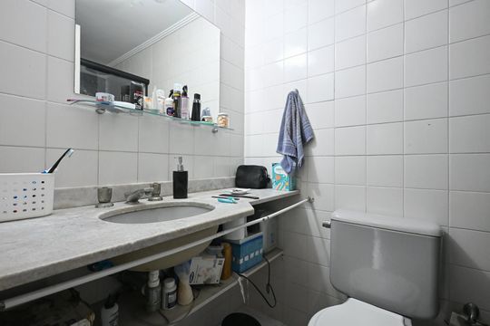 Banheiro de apartamento à venda com 2 quartos, 61m² em Super Quadra Morumbi, São Paulo