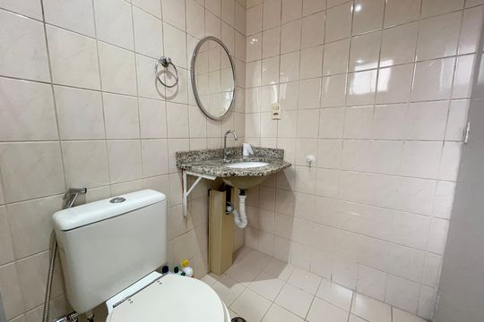 Banheiro de apartamento para alugar com 2 quartos, 54m² em Jardim das Vertentes, São Paulo