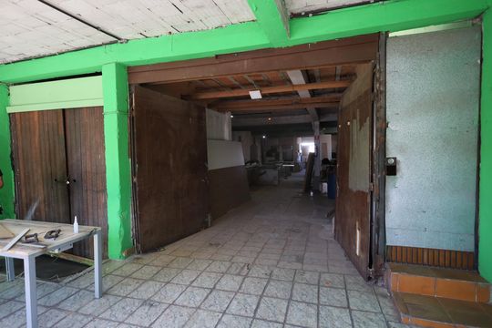 Garagem de casa à venda com 3 quartos, 518m² em Santo Antônio, Osasco