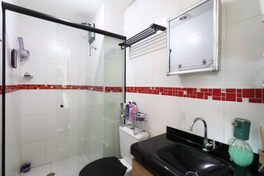 Banheiro  de apartamento à venda com 1 quarto, 31m² em Água Branca, São Paulo