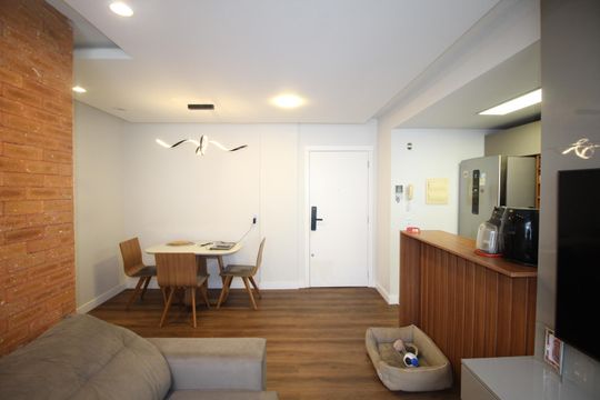 Apartamento à venda com 3 quartos, 69m² em Vila Ipiranga, Porto Alegre
