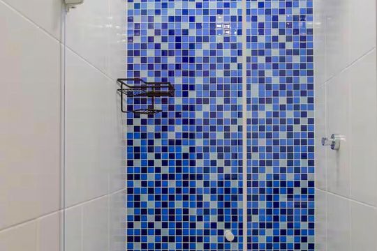 Banheiro de apartamento à venda com 1 quarto, 33m² em Centro, Guarulhos