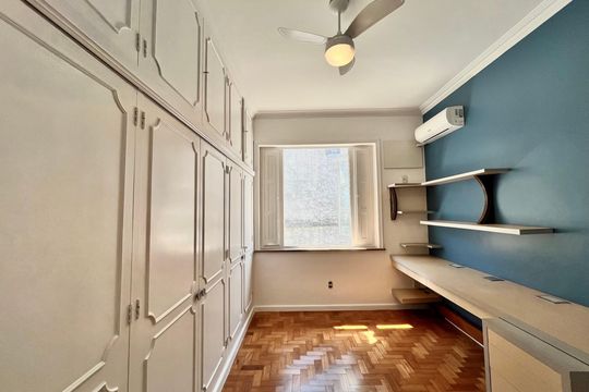 Quarto 2 de apartamento para alugar com 3 quartos, 135m² em Botafogo, Rio de Janeiro