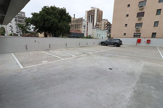 Área comum/vaga de kitnet/studio para alugar com 1 quarto, 37m² em Rio Branco, Porto Alegre