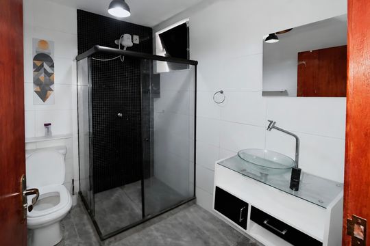 Banheiro de casa para alugar com 1 quarto, 50m² em Vargem Pequena, Rio de Janeiro