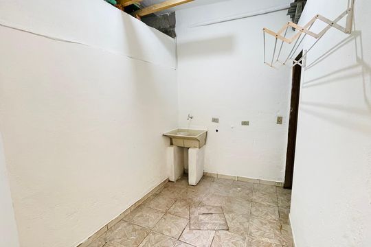 Área de Serviço de casa para alugar com 1 quarto, 50m² em Jardim Presidente Kennedy, Embu das Artes