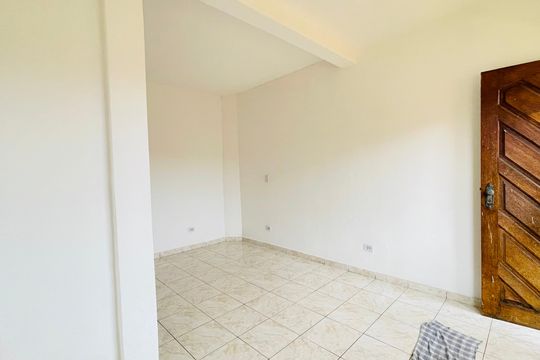 Sala de casa para alugar com 1 quarto, 50m² em Jardim Presidente Kennedy, Embu das Artes
