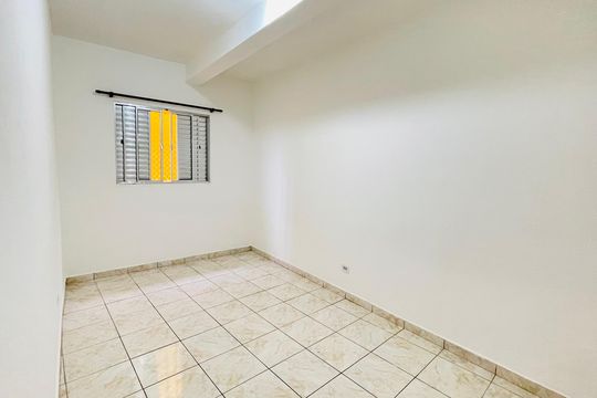 Quarto de casa para alugar com 1 quarto, 50m² em Jardim Presidente Kennedy, Embu das Artes