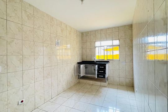 Cozinha de casa para alugar com 1 quarto, 50m² em Jardim Presidente Kennedy, Embu das Artes