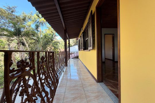 Varanda de casa para alugar com 2 quartos, 60m² em Araras, Petrópolis
