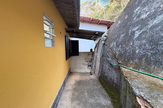 Área de Serviço de casa para alugar com 2 quartos, 60m² em Araras, Petrópolis