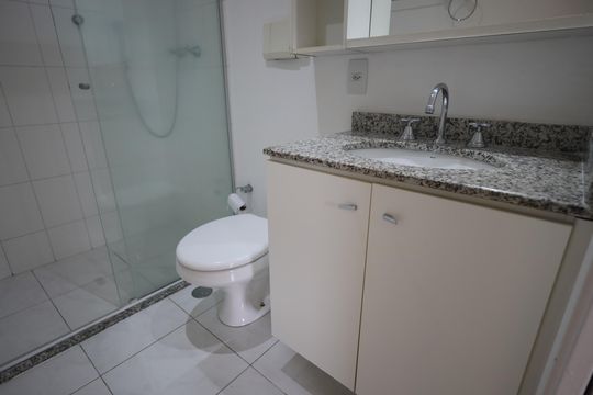 Banheiro 2 de apartamento para alugar com 3 quartos, 80m² em Vila Yara, Osasco