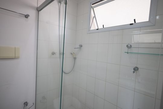 Banheiro da Suíte 1 de apartamento para alugar com 3 quartos, 80m² em Vila Yara, Osasco