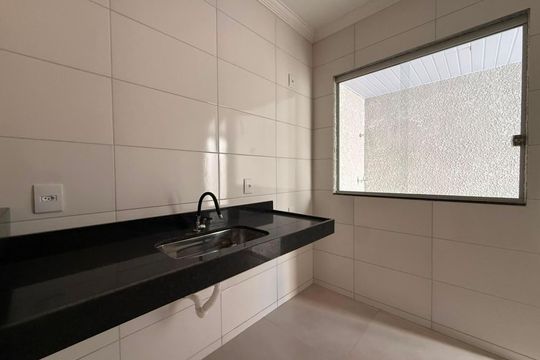 Cozinha de apartamento para alugar com 2 quartos, 65m² em Chacaras Reunidas Santa Terezinha, Contagem