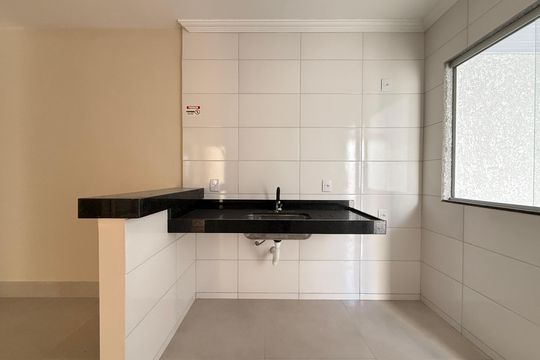 Cozinha de apartamento para alugar com 2 quartos, 65m² em Chacaras Reunidas Santa Terezinha, Contagem