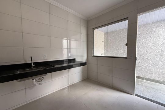 Cozinha de apartamento para alugar com 2 quartos, 62m² em Chacaras Reunidas Santa Terezinha, Contagem