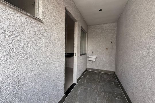 Área de serviço de apartamento para alugar com 2 quartos, 62m² em Chacaras Reunidas Santa Terezinha, Contagem