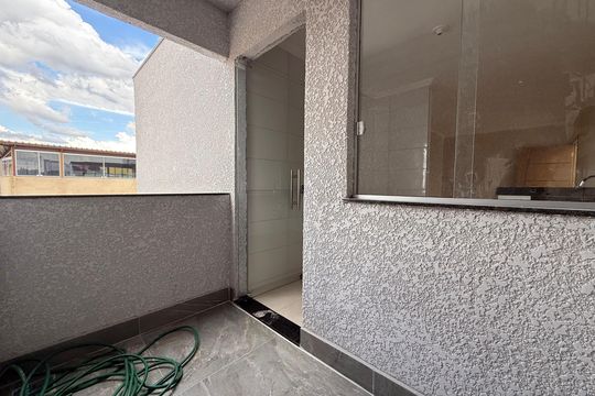 Área externa de apartamento para alugar com 2 quartos, 62m² em Chacaras Reunidas Santa Terezinha, Contagem
