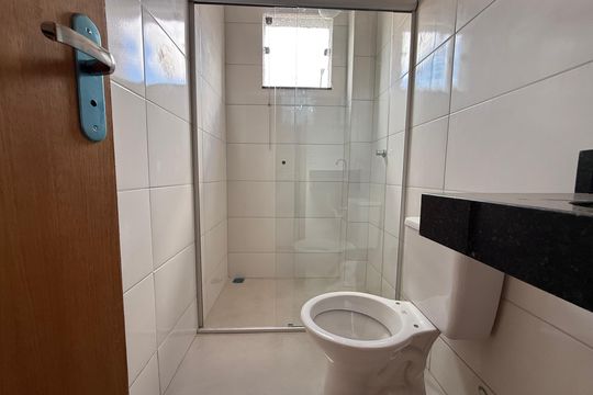 Banheiro de apartamento para alugar com 2 quartos, 62m² em Chacaras Reunidas Santa Terezinha, Contagem