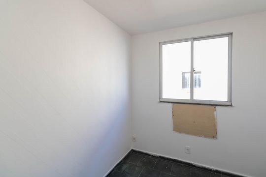 Quarto 2 de apartamento para alugar com 2 quartos, 60m² em Cosmos, Rio de Janeiro