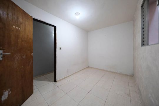 Quarto 1 de casa para alugar com 2 quartos, 70m² em Jardim Santa Maria, São Paulo