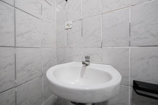 Banheiro de casa para alugar com 2 quartos, 70m² em Jardim Santa Maria, São Paulo