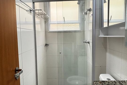 Banheiro de apartamento para alugar com 2 quartos, 43m² em Sumarezinho, Santo André