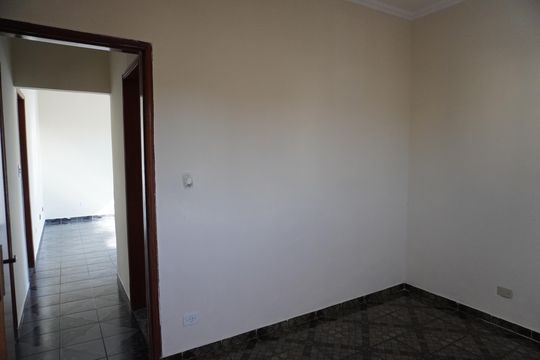 Casa para alugar com 2 quartos, 75m² em Jardim Robru, São Paulo